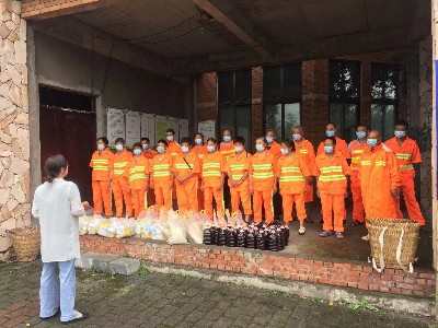 夏日关怀丨乐冠体育环保重庆分公司向员工发放降温及慰问物品